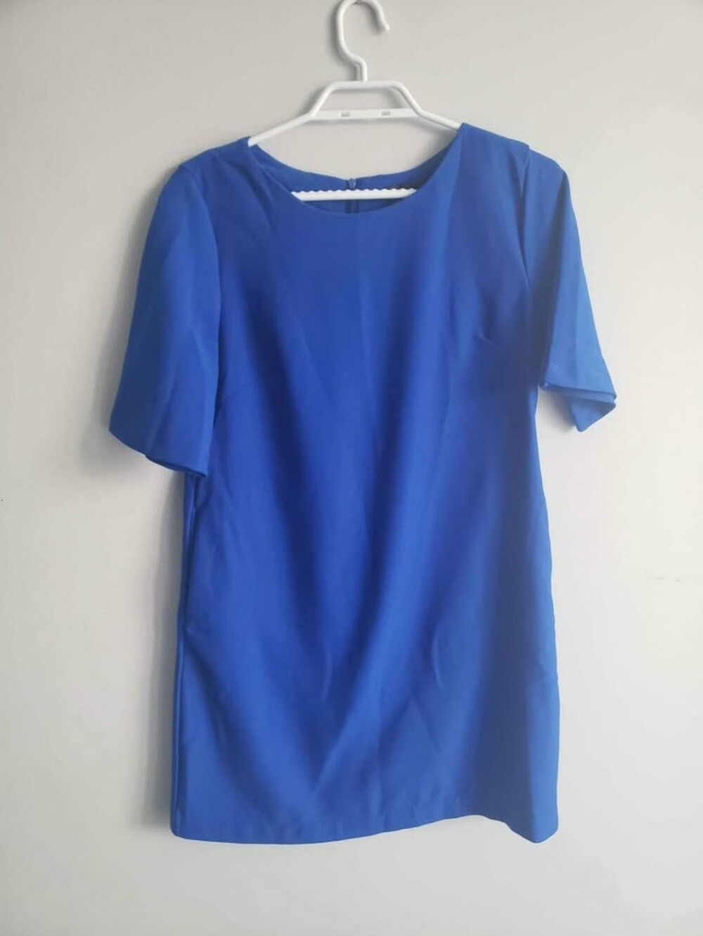Sleek Short-Sleeve Mini Dress in Blue